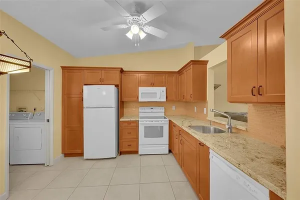 Property Slideshow image 2 of 26 | 8252 springlake dr # 8252, Boca Raton, FL, 33496