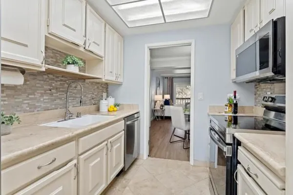 Property Slideshow image 3 of 53 | 5469 cribari grn, San Jose, CA, 95135