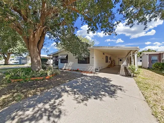 Property Slideshow image 2 of 39 | 1688 foxway dr, Lakeland, FL, 33810