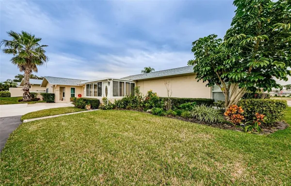 Property Slideshow image 3 of 45 | 2739 sherbrooke ln b, Palm Harbor, FL, 34684
