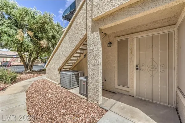 Property Slideshow image 3 of 27 | 3425 e russell rd 147, Las Vegas, NV, 89120