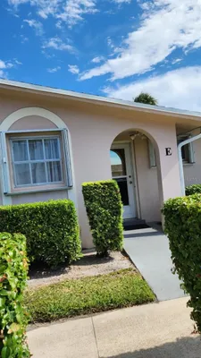 Property Slideshow image 3 of 40 | 2784 dudley dr e, West Palm Beach, FL, 33415