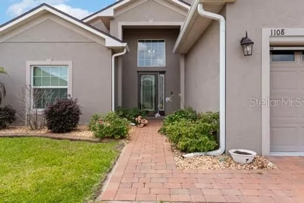 Property Slideshow image 3 of 33 | 1108 sawgrass dr, Winter Haven, FL, 33884