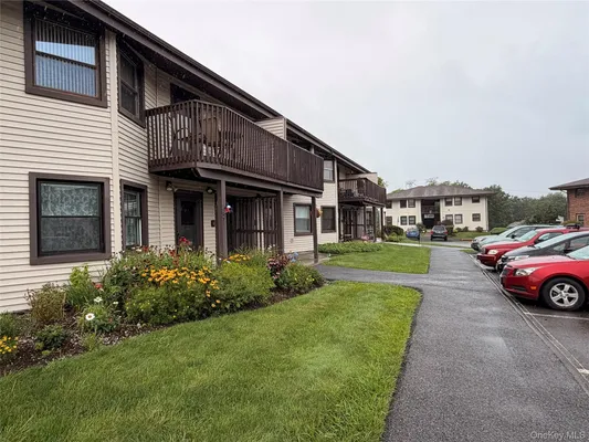 Property Slideshow image 3 of 33 | 20 hastings ct a, Yorktown, NY, 10598