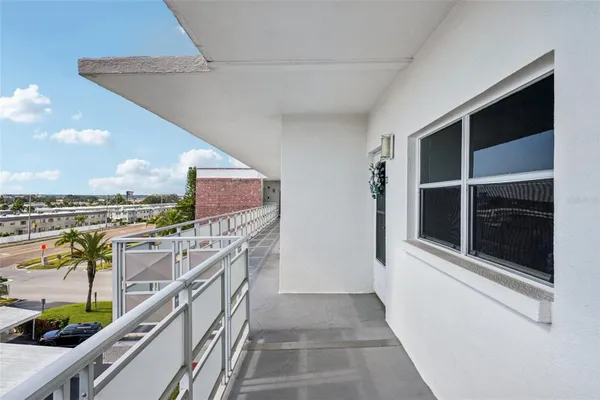 Property Slideshow image 3 of 76 | 5501 80th st n unit 505, Saint Petersburg, FL, 33709