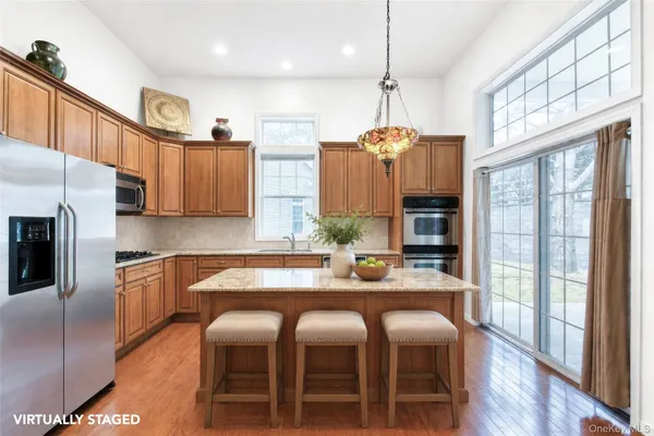 Property Slideshow image 2 of 22 | 177 melody ct, Brookhaven, NY, 11941