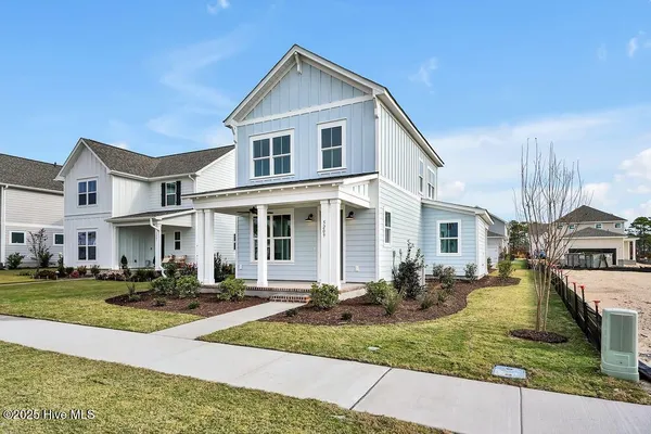 Property Slideshow image 2 of 37 | 5209 moonshell loop, Wilmington, NC, 28412