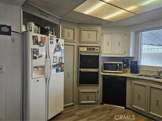 Property Slideshow image 2 of 13 | 1327 woodbrook way, Corona, CA, 92882