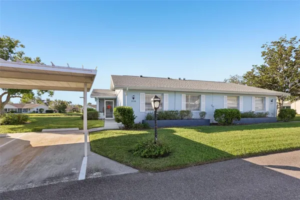 Property Slideshow image 2 of 55 | 2339 glenmore cir, Sun City Center, FL, 33573