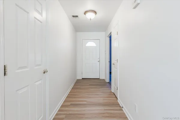 Property Slideshow image 3 of 26 | 911 altessa blvd, Melville, NY, 11747