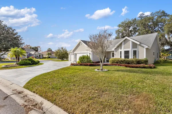 Property Slideshow image 2 of 36 | 602 juanita ct, The Villages, FL, 32159