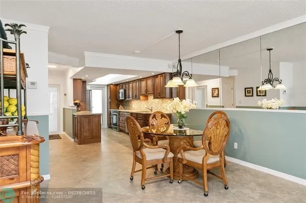 Property Slideshow image 3 of 39 | 2731 ne 14th street cswy 605, Pompano Beach, FL, 33062