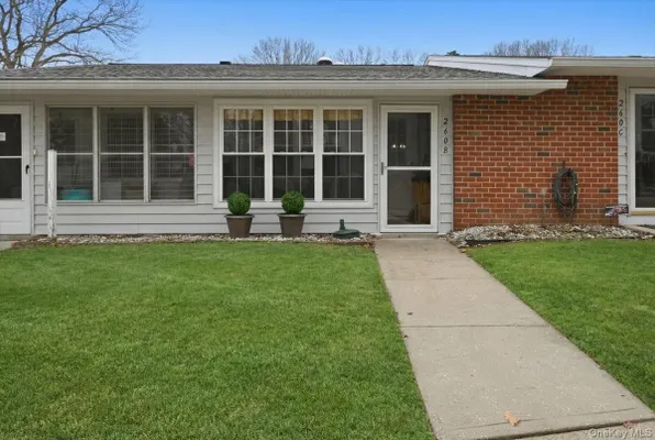 Property Slideshow image 3 of 24 | 260 newcastle ct b, Brookhaven, NY, 11961