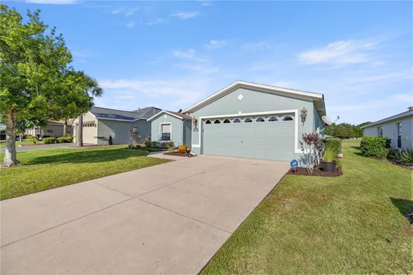 Property Slideshow image 2 of 33 | 15813 sw 16th avenue rd, Ocala, FL, 34473