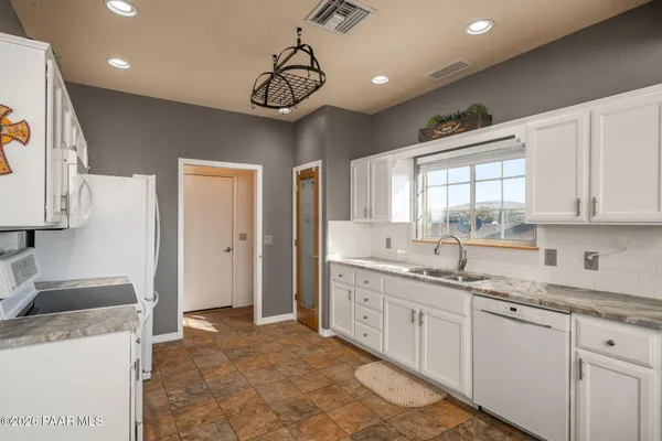 Property Slideshow image 3 of 32 | 5009 alamitos ct, Prescott, AZ, 86301
