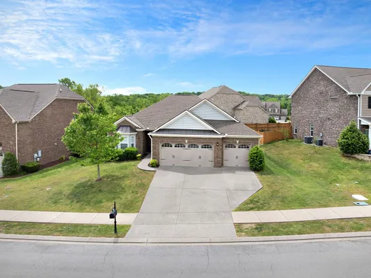 Property Slideshow image 2 of 28 | 194 meandering dr, Lebanon, TN, 37090