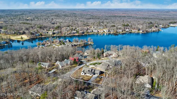 Property Slideshow image 3 of 34 | 124 markham ln, Crossville, TN, 38558