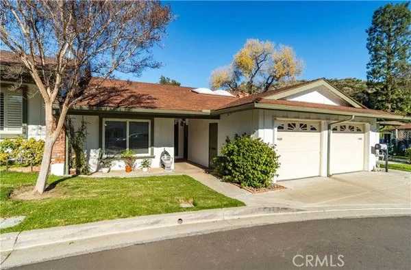 Property Slideshow image 3 of 34 | 19427 oak crossing rd, Newhall, CA, 91321
