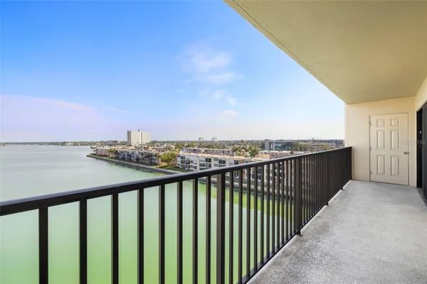 Property Slideshow image 2 of 40 | 7300 sun island dr 605, South Pasadena, FL, 33707