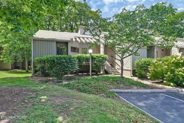 Property Slideshow image 2 of 32 | 127 eagle ct, Crossville, TN, 38558