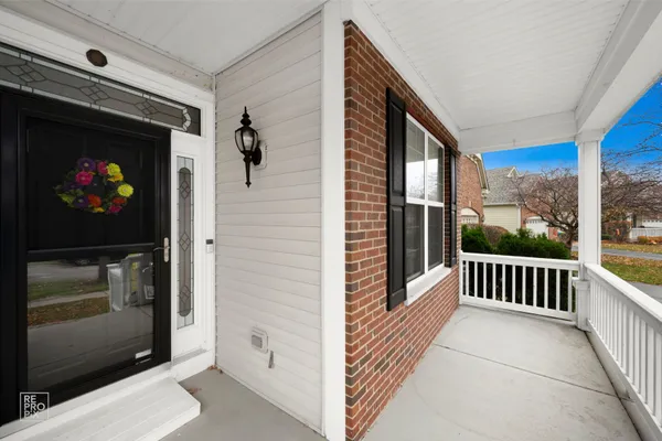 Property Slideshow image 2 of 24 | 1870 hampshire dr, Hoffman Estates, IL, 60192