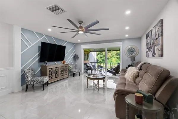 Property Slideshow image 2 of 42 | 21215 lago cir f, Boca Raton, FL, 33433