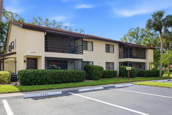 Property Slideshow image 2 of 28 | 5765 gardens dr, Sarasota, FL, 34243