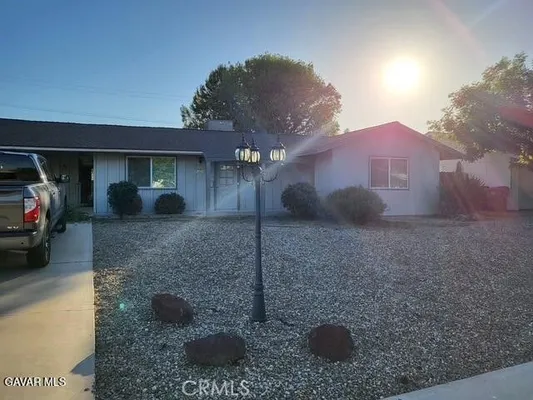 Property Slideshow image 2 of 20 | 325 oak fair way, Bakersfield, CA, 93309