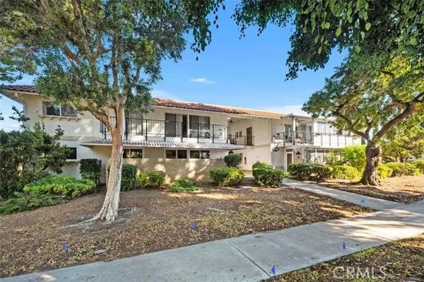 Property Slideshow image 2 of 60 | 2118 via puerta d, Laguna Woods, CA, 92637