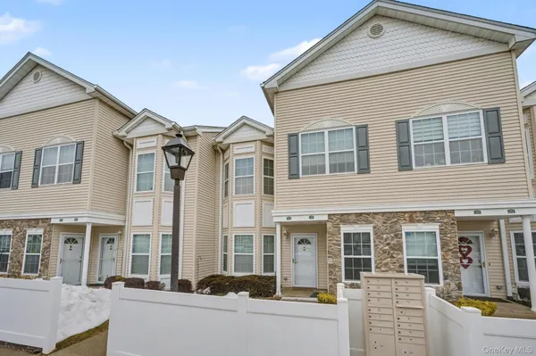 Property Slideshow image 2 of 37 | 394 spring dr, Hempstead, NY, 11554