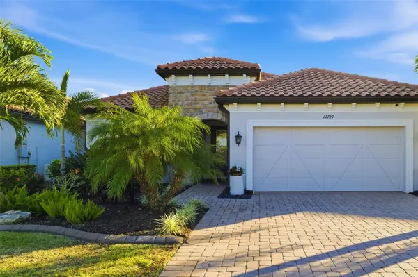 Property Slideshow image 3 of 65 | 12729 del corso loop, Bradenton, FL, 34211