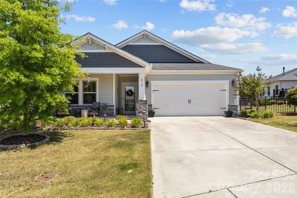 Property Slideshow image 2 of 36 | 2012 hyacinth ct, Denver, NC, 28037