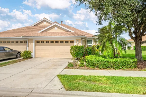Property Slideshow image 2 of 60 | 5064 whispering oaks dr, North Port, FL, 34287