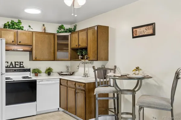Property Slideshow image 3 of 36 | 675 s alton way 12b, Denver, CO, 80247