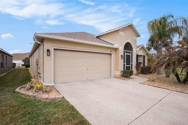 Property Slideshow image 2 of 32 | 9524 rolling cir, San Antonio, FL, 33576