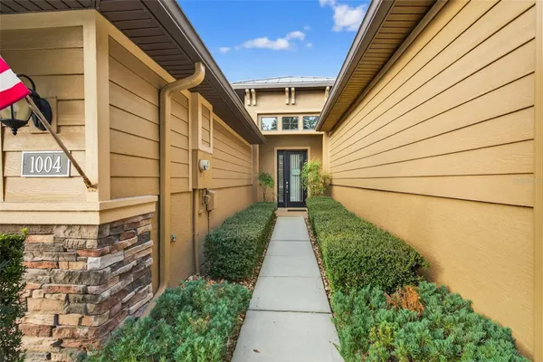 Property Slideshow image 3 of 77 | 1004 kilkenny ln, Ormond Beach, FL, 32174