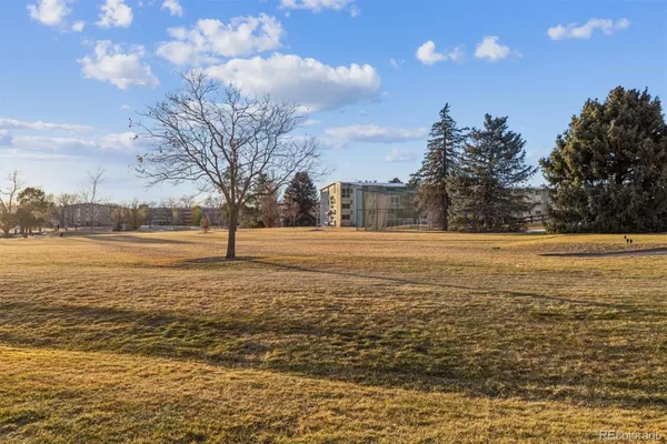 Property Slideshow image 2 of 49 | 625 s clinton st 7a, Denver, CO, 80247