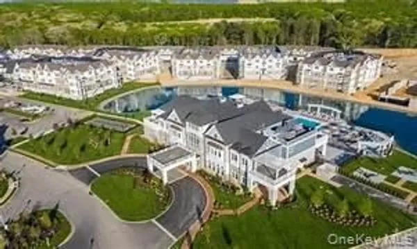 Property Slideshow image 2 of 12 | 17101 aspenwood dr, Oyster Bay, NY, 11803