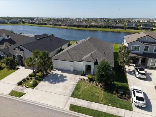 Property Slideshow image 3 of 57 | 16319 mount holly dr, Lakewood Ranch, FL, 34211
