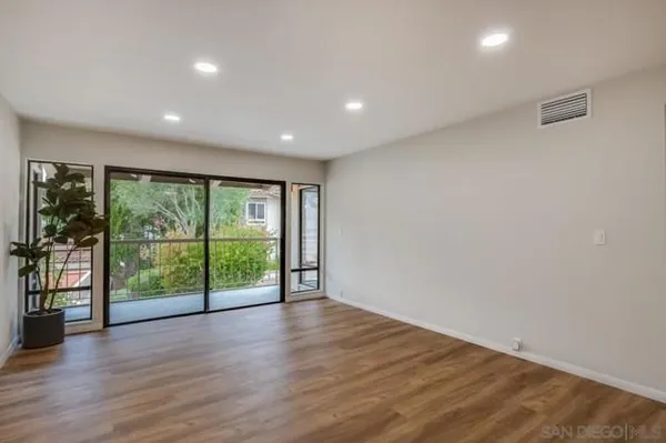 Property Slideshow image 3 of 30 | 12575 oaks north dr 220, San Diego, CA, 92128