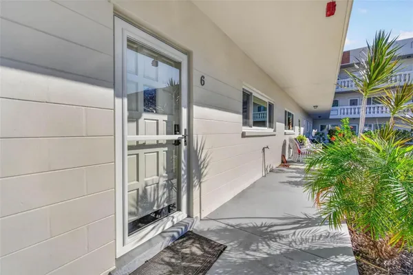 Property Slideshow image 2 of 26 | 2284 spanish dr 6, Clearwater, FL, 33763