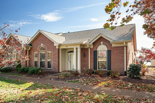 Property Slideshow image 3 of 41 | 8002 sunrise cir, Franklin, TN, 37067