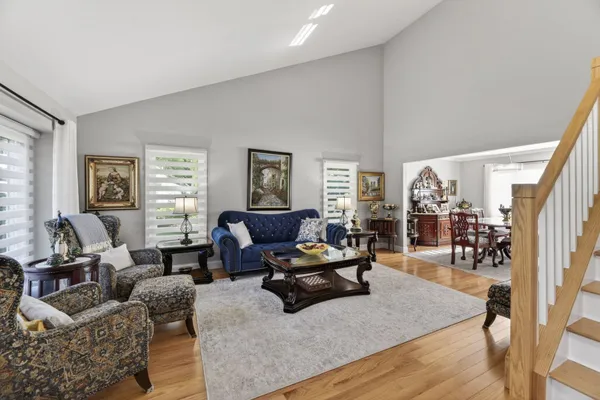 Property Slideshow image 3 of 27 | 636 stirling ln k, Prospect Heights, IL, 60070