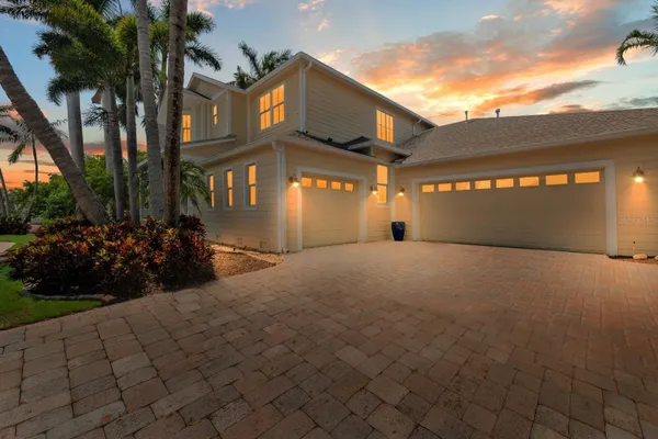 Property Slideshow image 2 of 45 | 703 islebay dr, Apollo Beach, FL, 33572