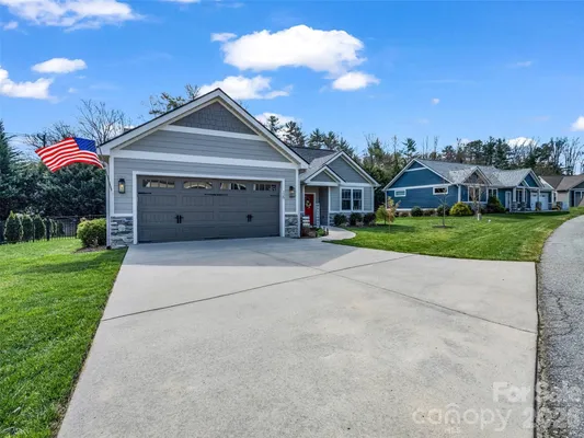 Property Slideshow image 3 of 46 | 128 shoeing box way, Hendersonville, NC, 28792