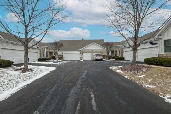 Property Slideshow image 3 of 34 | 20934 w spruce ln, Plainfield, IL, 60544