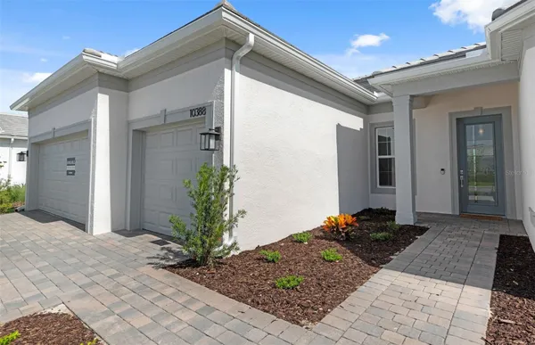 Property Slideshow image 3 of 38 | 26537 sandy hill cir, Englewood, FL, 34223