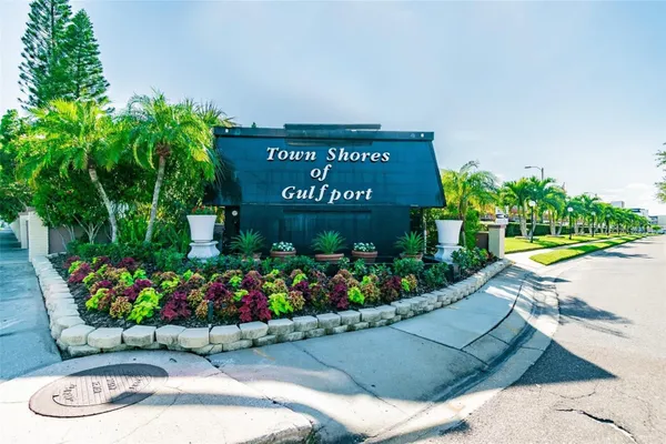 Property Slideshow image 2 of 59 | 5960 30th ave 414, Gulfport, FL, 33707