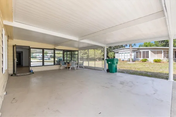 Property Slideshow image 2 of 32 | 5556 columbus cir, Wildwood, FL, 34785