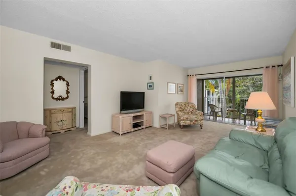 Property Slideshow image 2 of 53 | 960 virginia st 307, Dunedin, FL, 34698